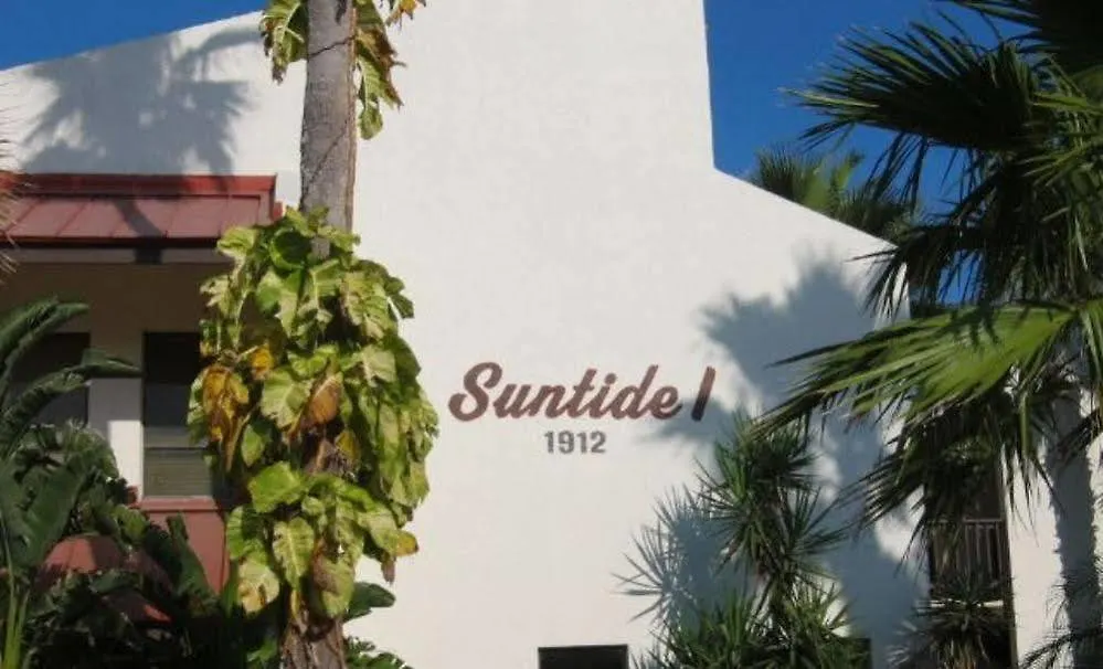 Front By Island Services 酒店
