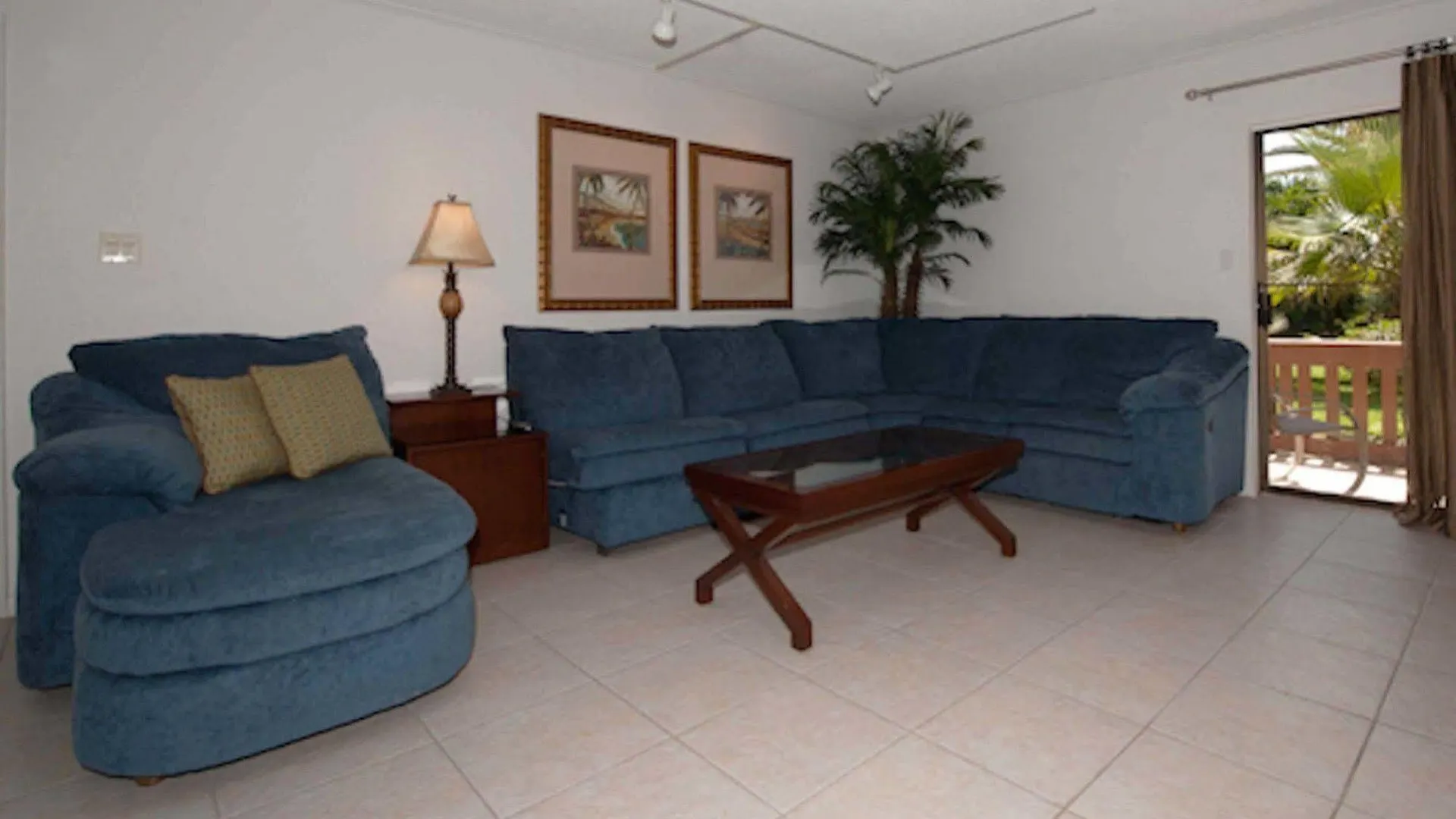 The Tiki- Front Complex! Unit 106 Apartahotel South Padre Island