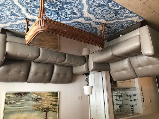 Suntide III Condominiums 南帕诸岛