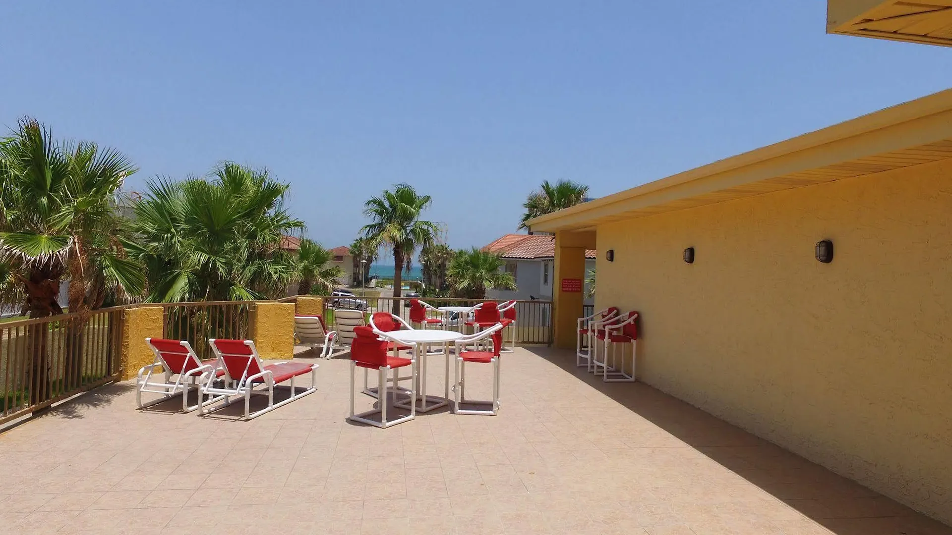 Motel Ramada By Wyndham & 2*
