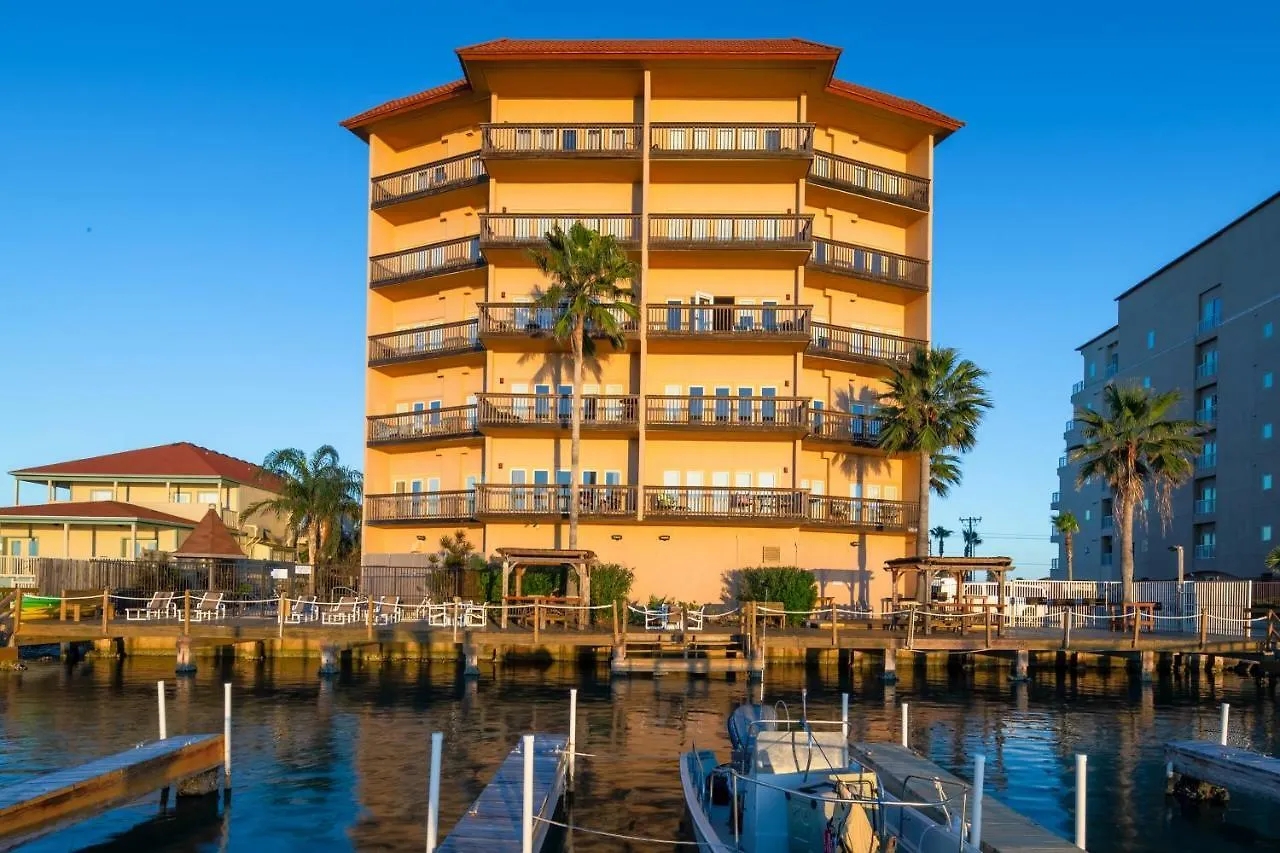 Apartment Galleon Bay