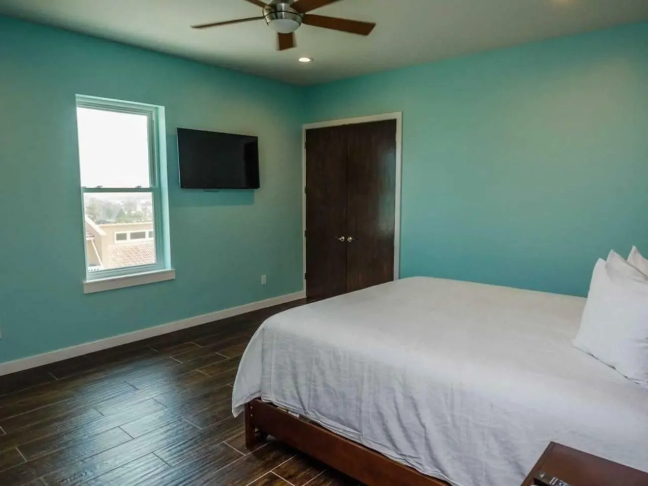 5 Bedroom Beachfront - 3rd Floor *