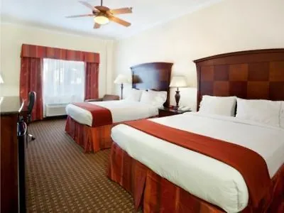 אתר נופש Express And By Ihg 3*