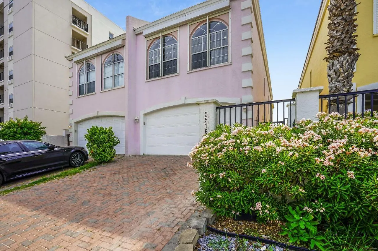Holiday home Incredible Views From Oceanfront 3 Bedroom Townhouse Townhouse *