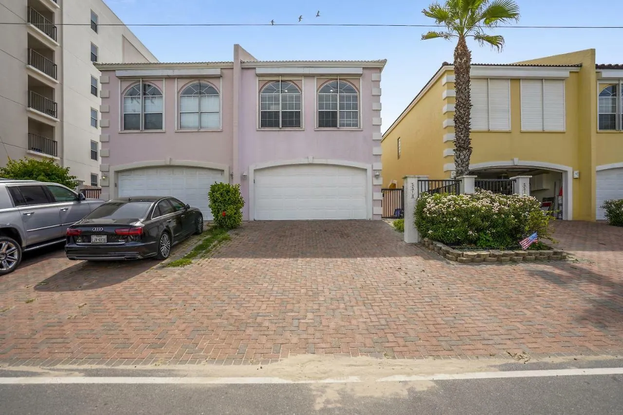 Holiday home Incredible Views From Oceanfront 3 Bedroom Townhouse Townhouse *