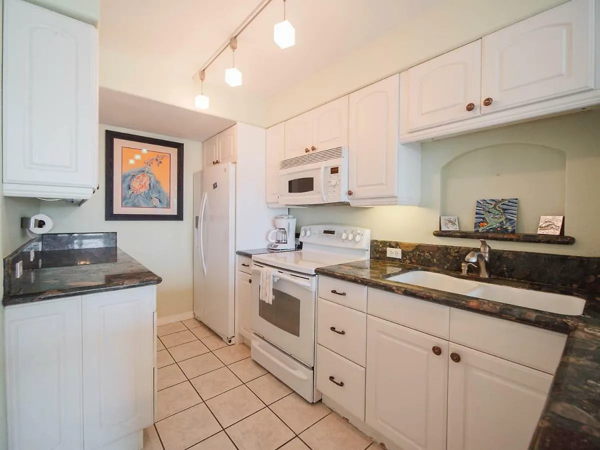 Apartment Relaxing Condo, Great Location, 3 Minute Walk To The