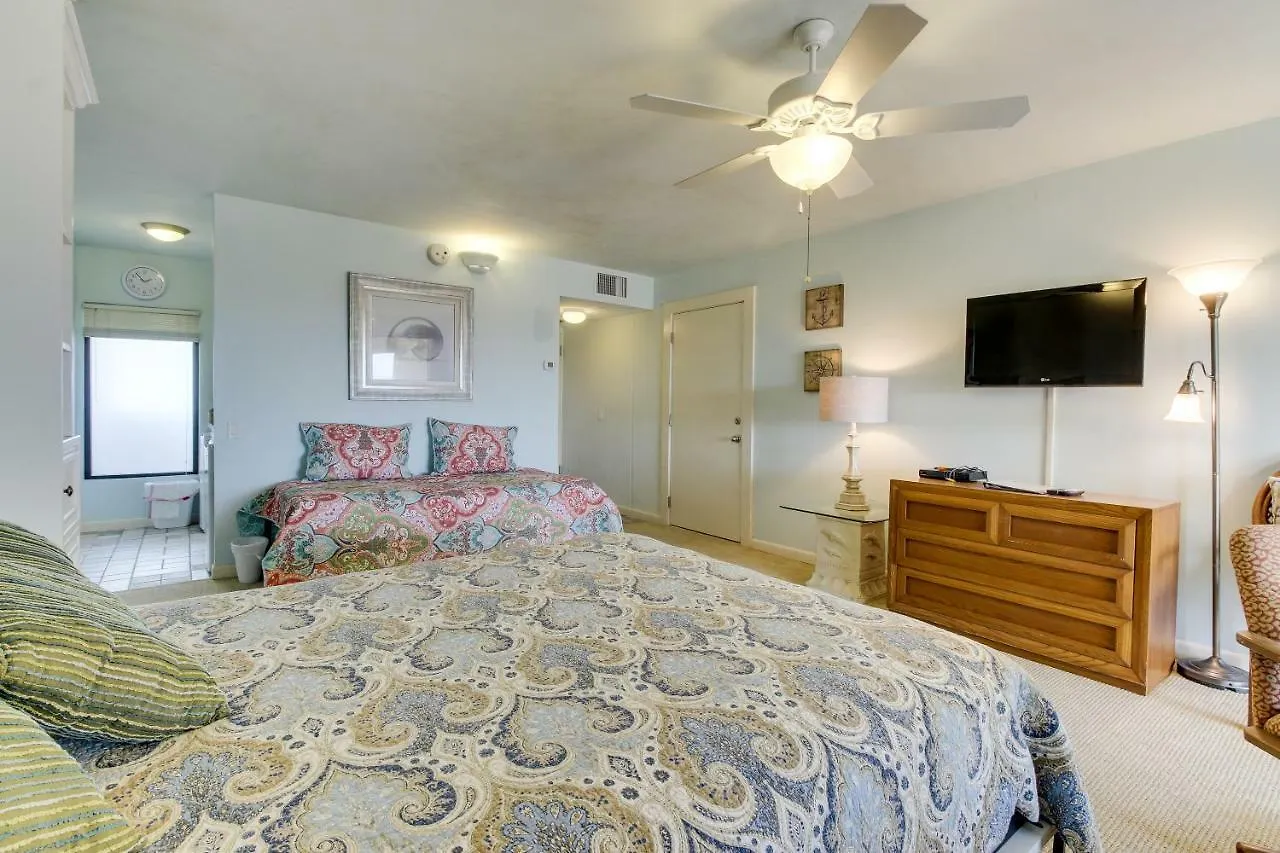 Marina Retreat Hotel