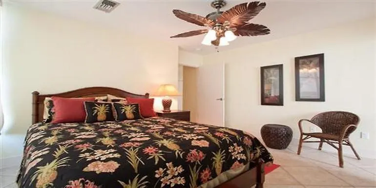 Sapphire Bungalow 101 Bungalow Holiday home South Padre Island