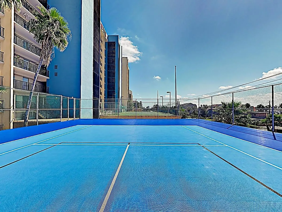 Apartment New Listing! Beachfront Penthouse With Pools & Gym *