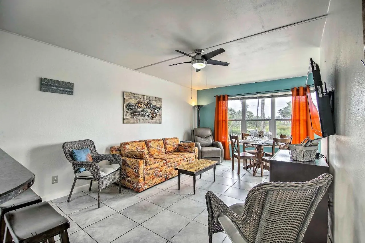 Apartment Haven With Shared Amenities - Steps To Beach!