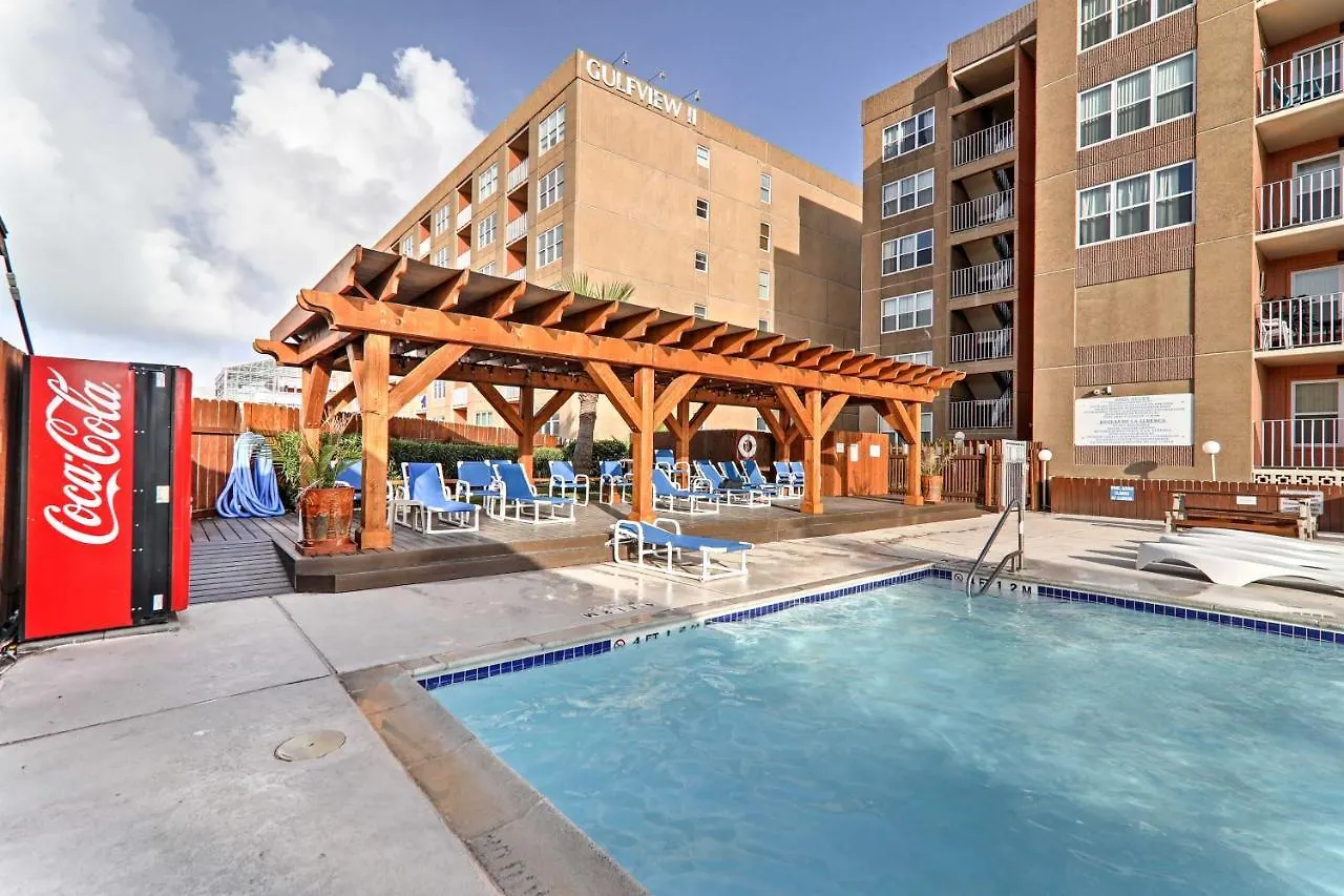 Apartment Haven With Shared Amenities - Steps To Beach!