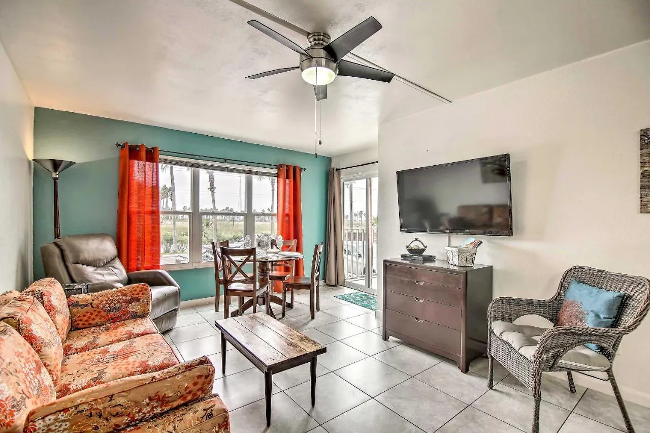 Haven With Shared Amenities - Steps To Beach! *