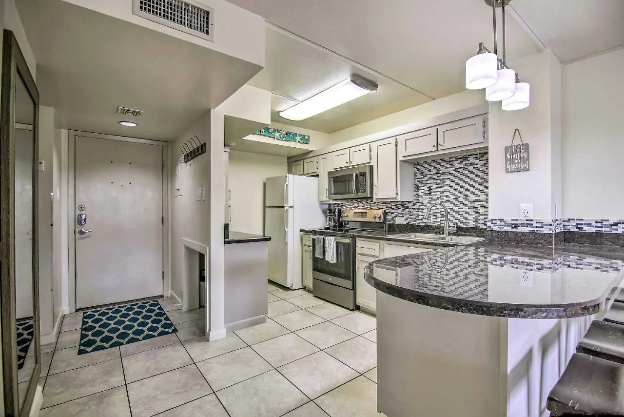 Apartment Haven With Shared Amenities - Steps To Beach!