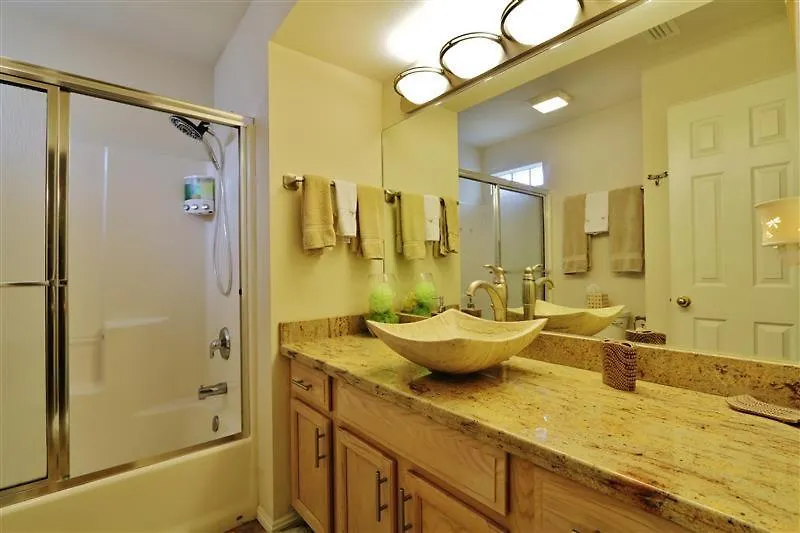 Apartment With Pool Access And Balcony! South Padre Island