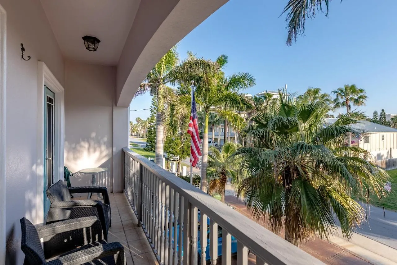Pura Vida Unit A Holiday home *