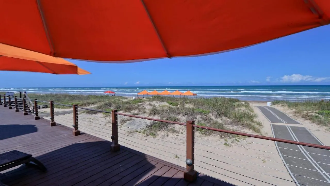 Blue View Beauty! Beachfront Resort, Shared Pools & Jacuzzi South Padre Island