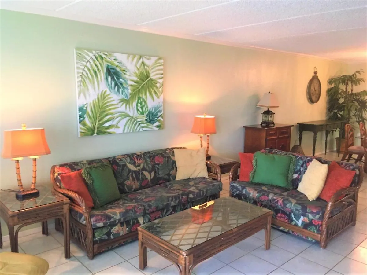 Beachside 2 Bedroom Sleeps 9 Holiday home *