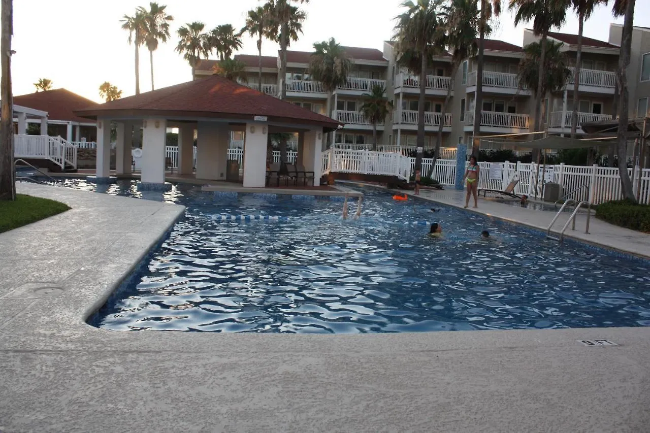 Front To Pool And Bbq - Condo 2B, 2B Beach Access