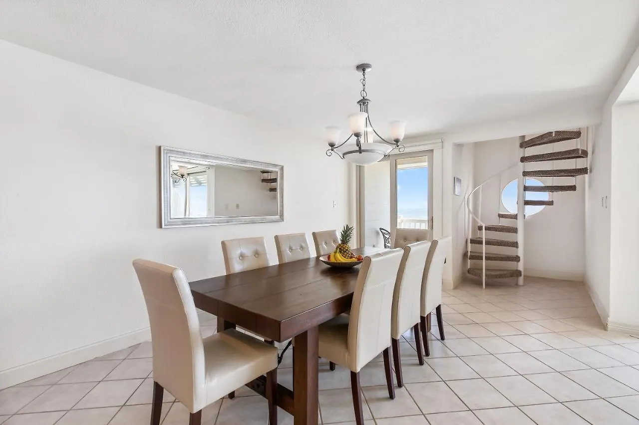 Newly Renovated! 3 Beachfront Balconies, Picture Perfect Oceanview 南帕诸岛