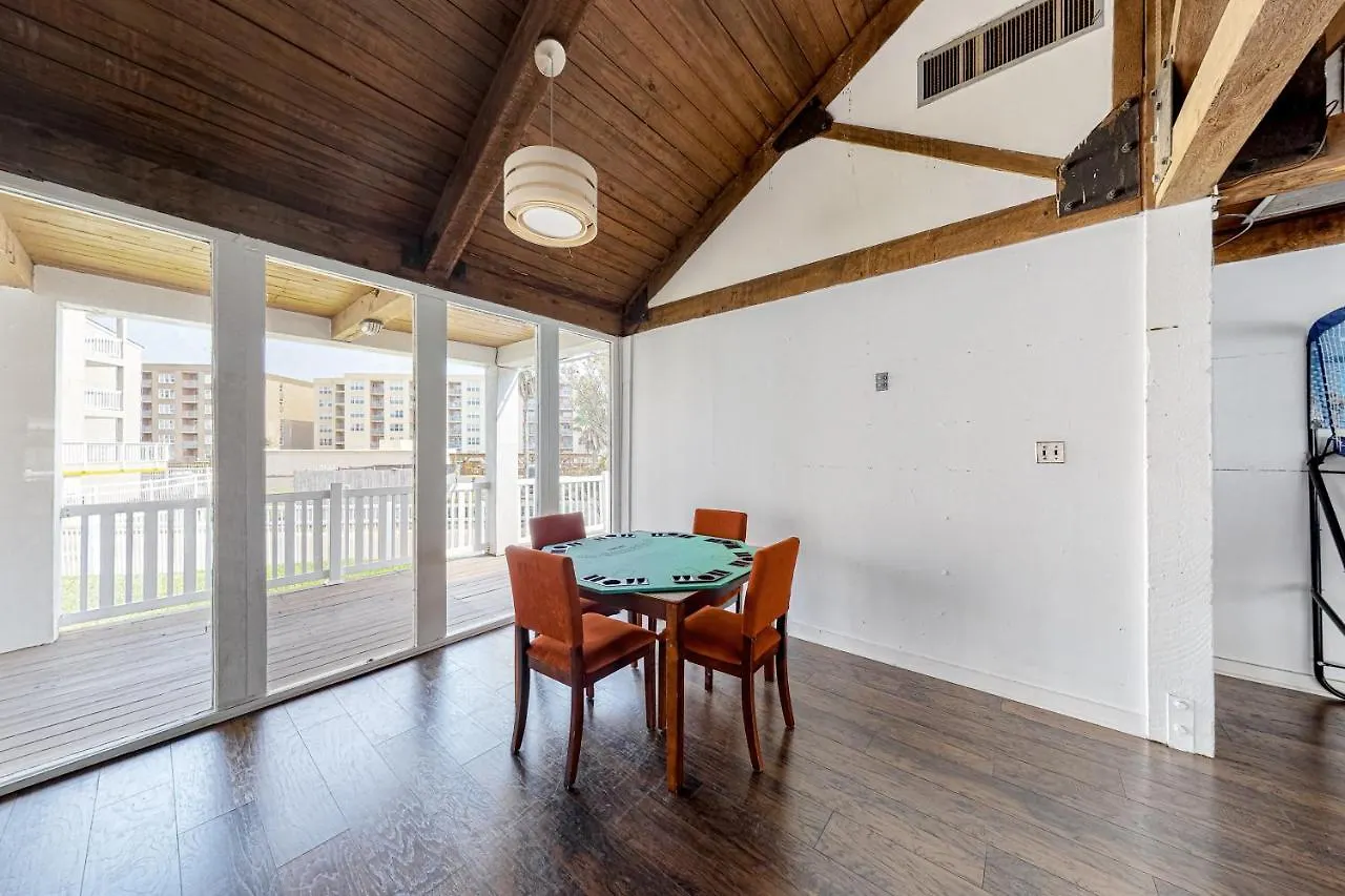 Gulf Point Apartment