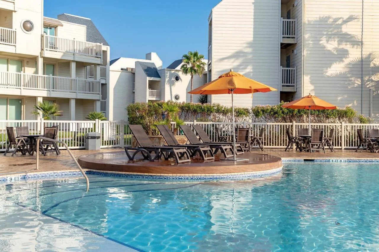 Ground Floor, Spacious Patio And Only Steps Away From Beach And Pool! South Padre Island