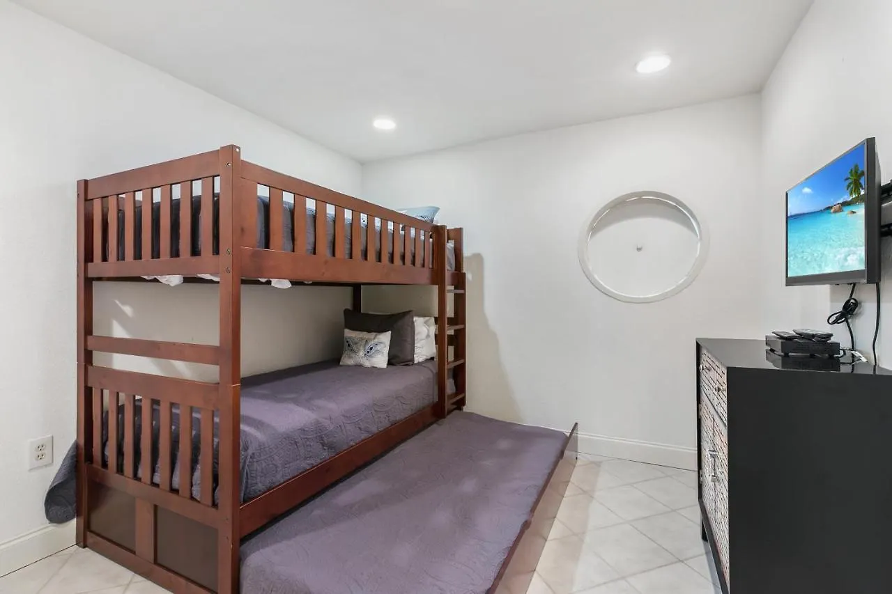 度假居 Newly Renovated! 3 Beachfront Balconies, Picture Perfect Oceanview