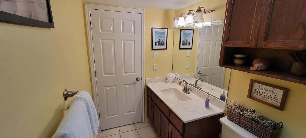 Spotless Updated With Pool - Habitat Unit 7 *