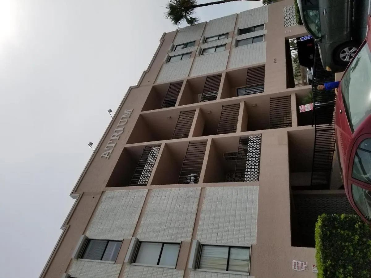 Walk To House In Heart Of Entertainment District - Atrium Unit 102