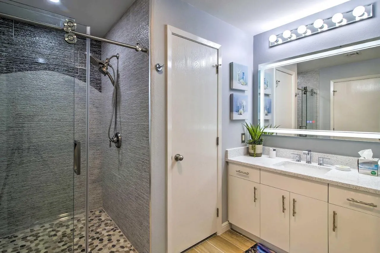 Apartment Sunny Spi With Amenities! South Padre Island