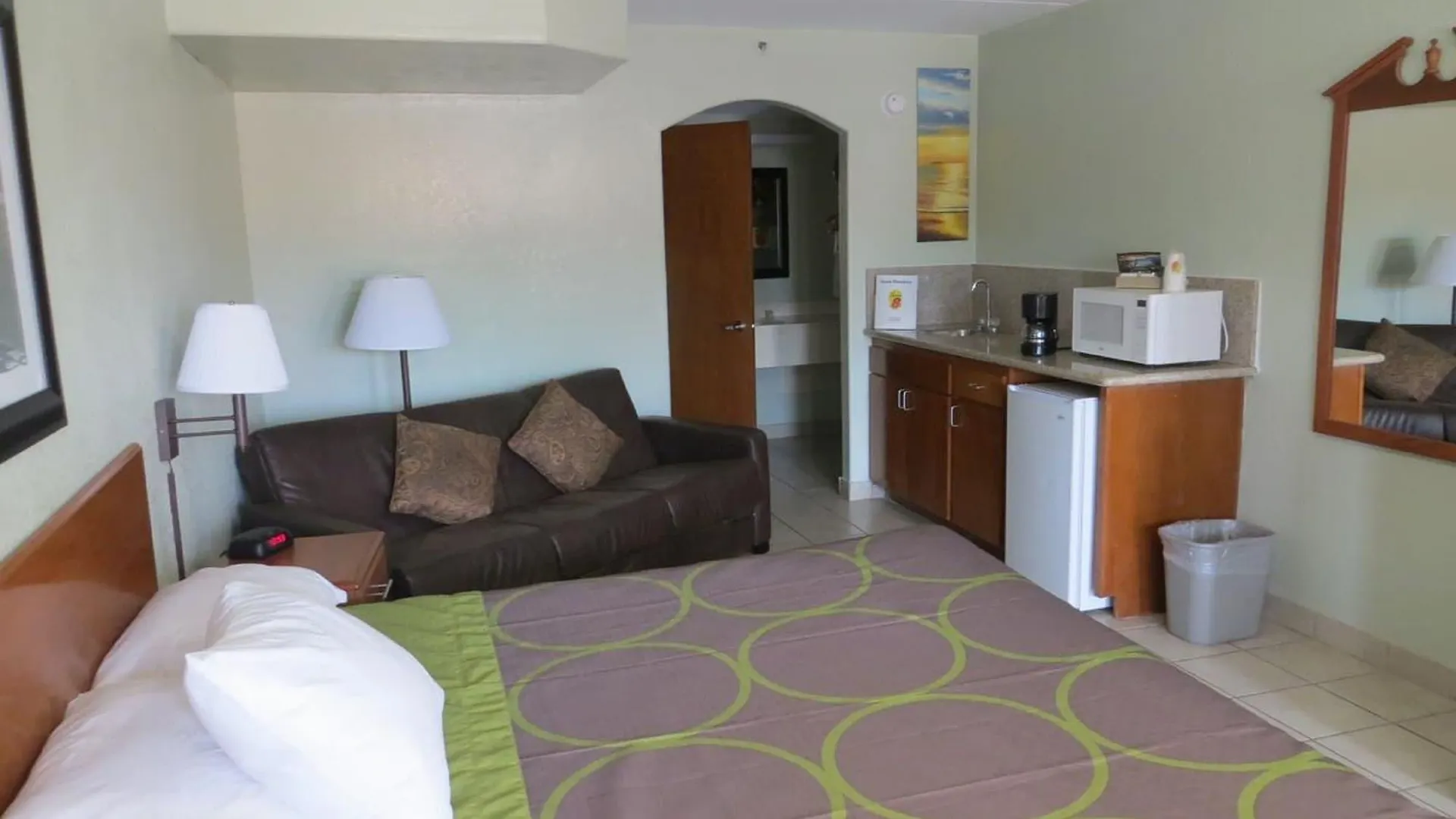 Super 8 By Wyndham Otel 2*