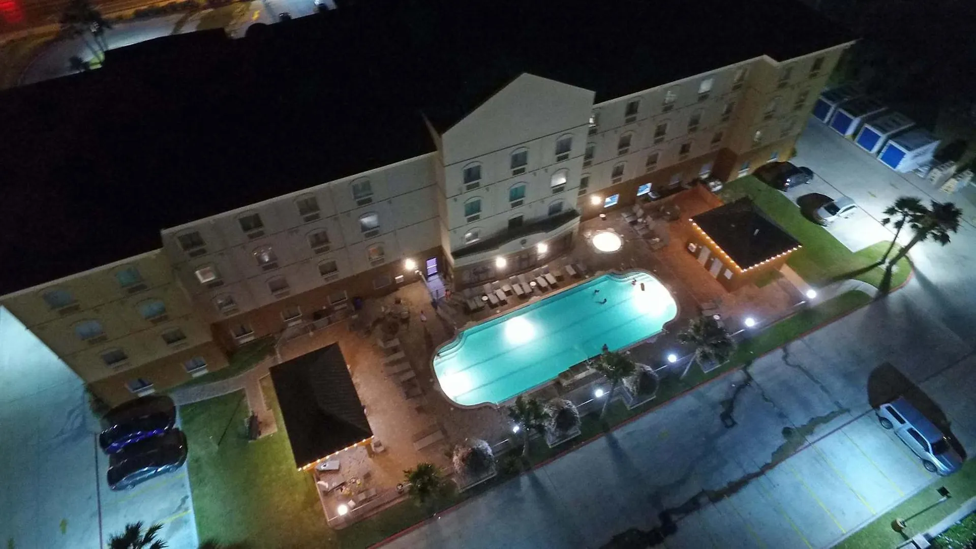 Express And By Ihg 3*