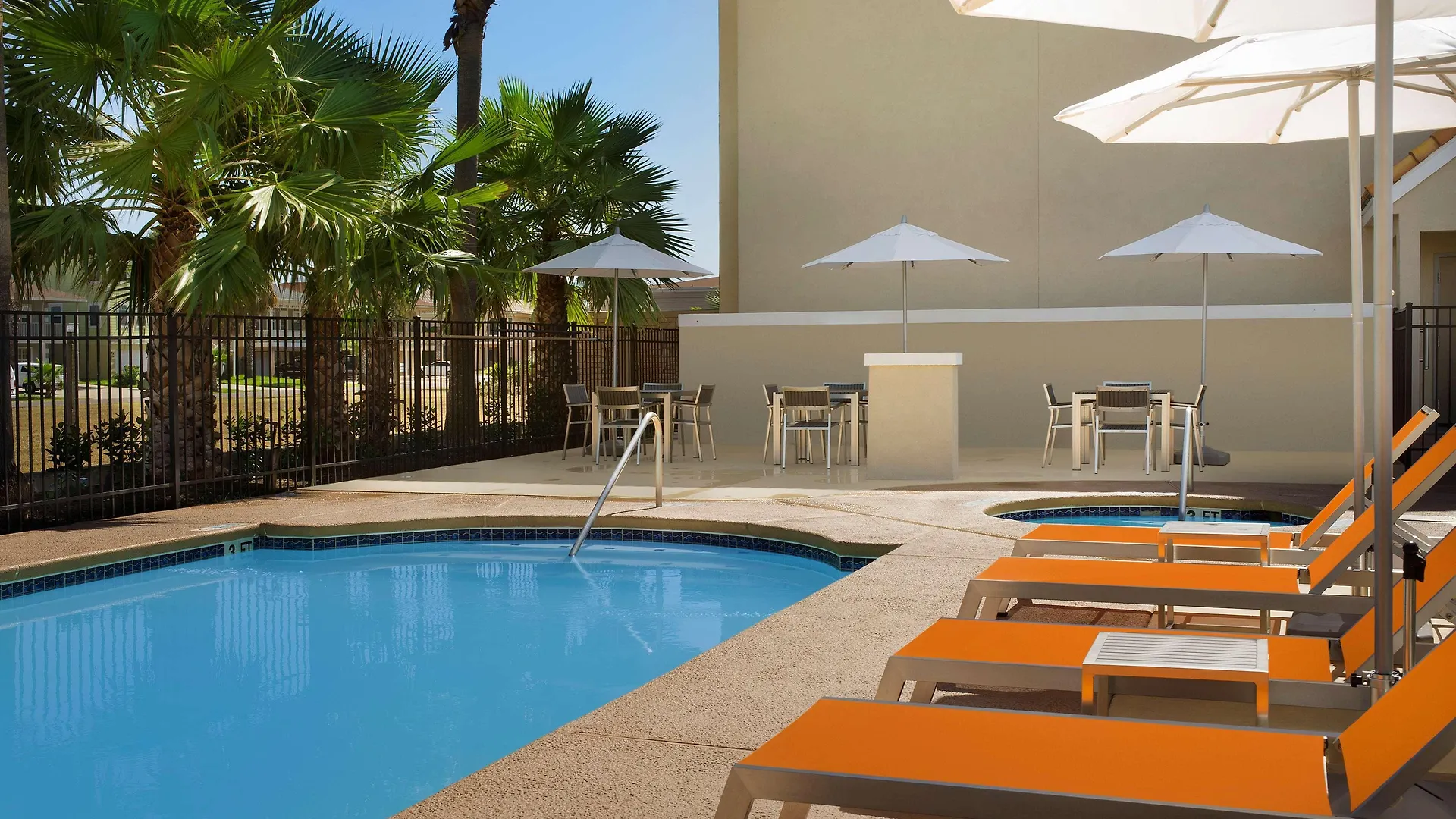Western Beachside Hotel