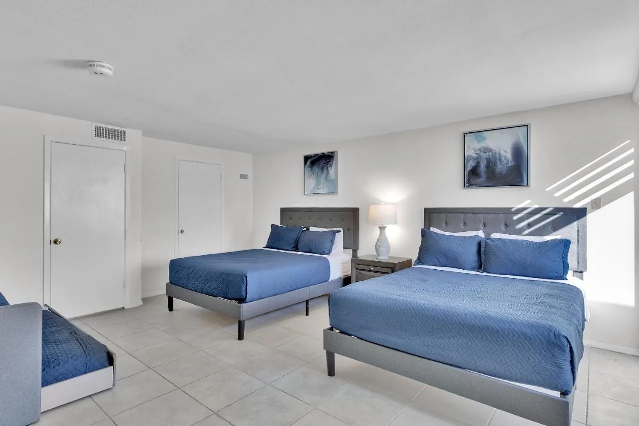 Seconds Away From The Beach And Pool! Beautiful With Beachview Balconies Pet Friendly * South Padre Island