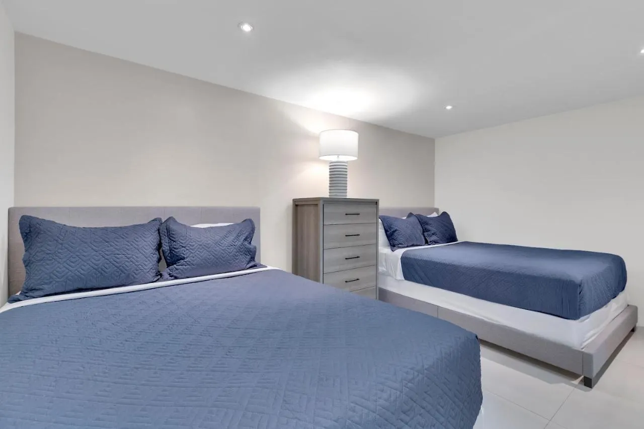 Seconds Away From The Beach And Pool! Beautiful With Beachview Balconies Pet Friendly Holiday home