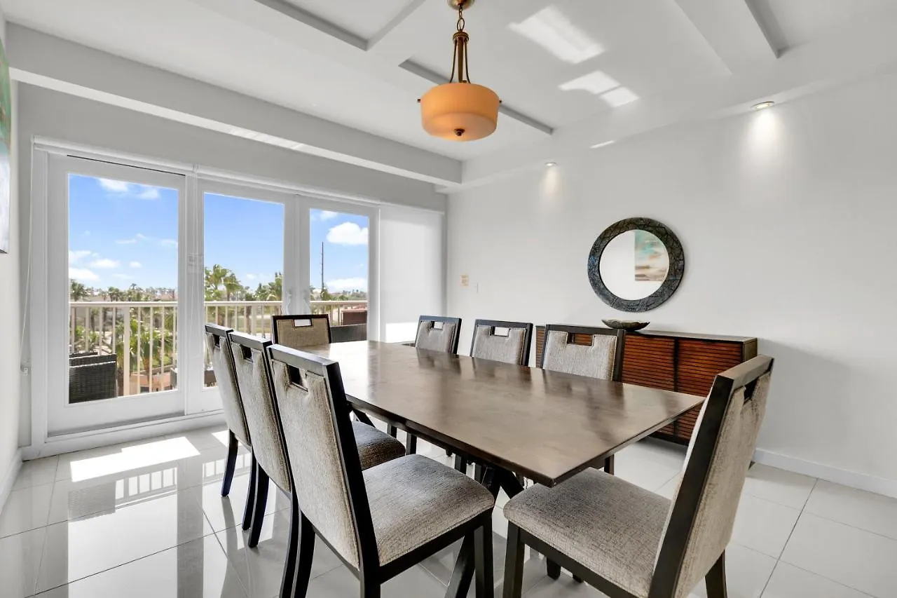 Perfect Condo, For Everyone! Beachfront *