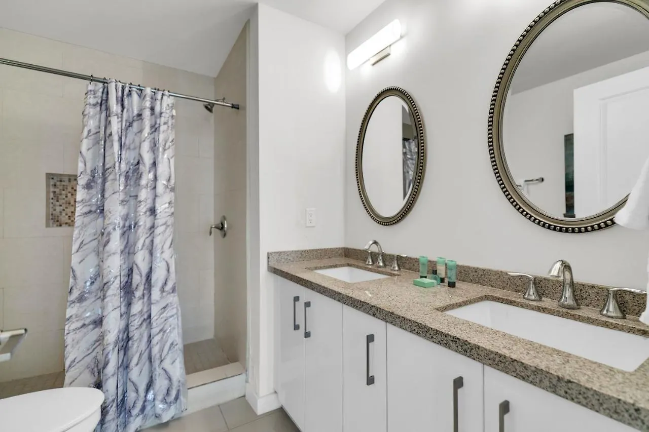 Holiday home Perfect Condo, For Everyone! Beachfront *