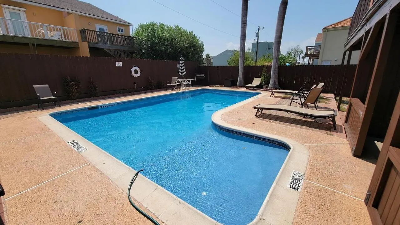 Campeche Triplex Unit C 度假居 *