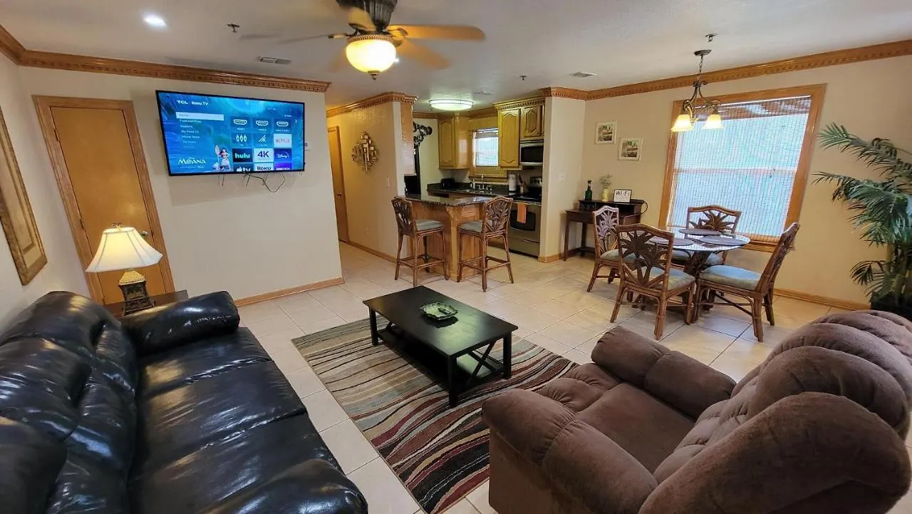 Campeche Triplex Unit C * 南帕诸岛