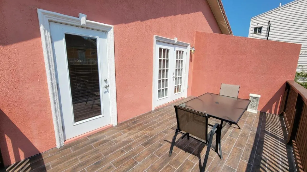 Campeche Triplex Unit C * 南帕诸岛