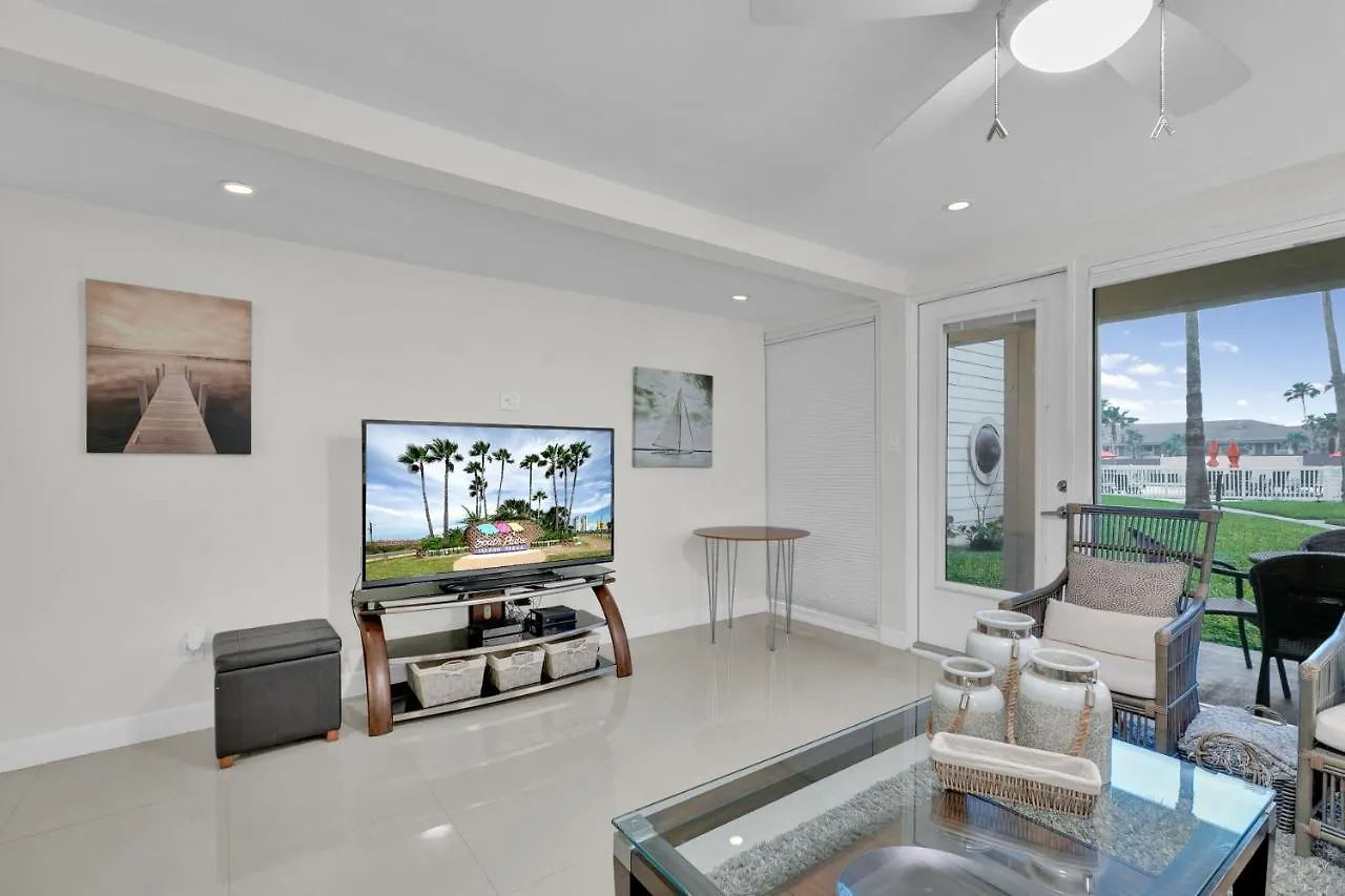 1st Floor W Beautiful Grounds! Heated Pools Hot Tub Tennis Courts *