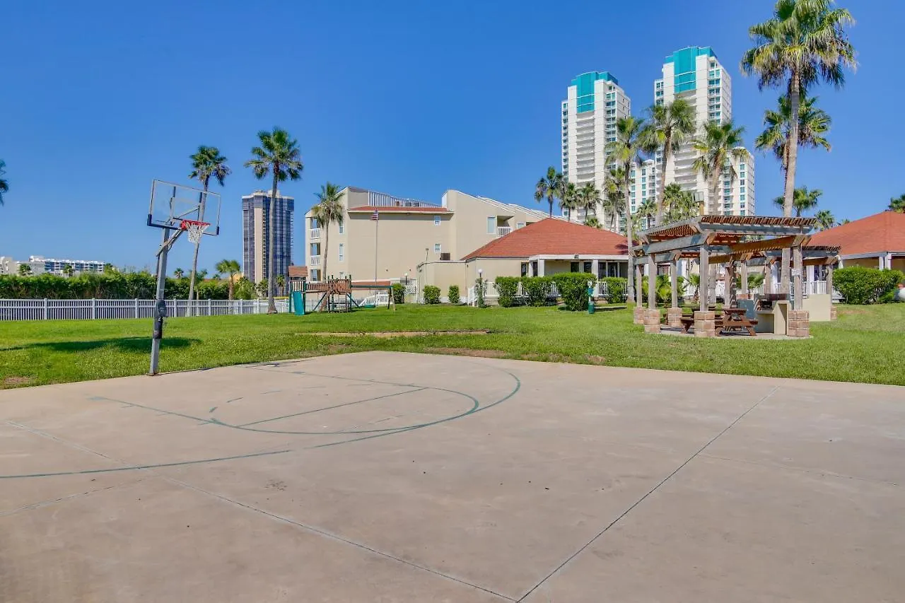 Walk To The Beach! Apartment *