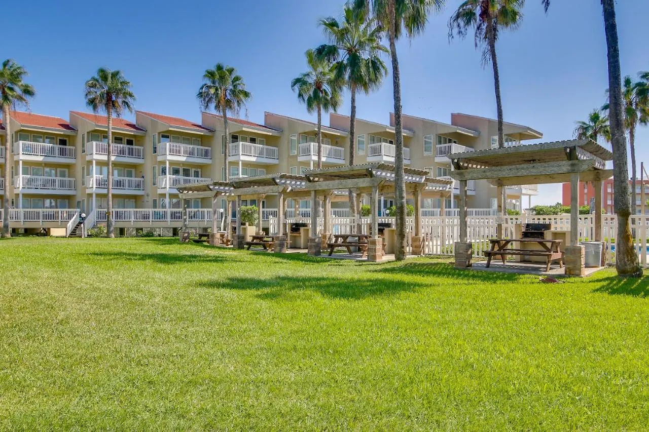 Apartment Walk To The Beach! *