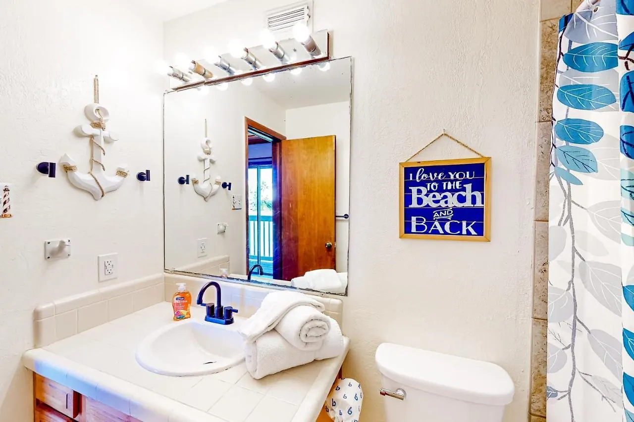 Brooklyn On The Rocks, Unit B Tatil Evi *