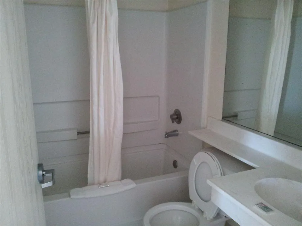 Western Beachside Hotel 3*