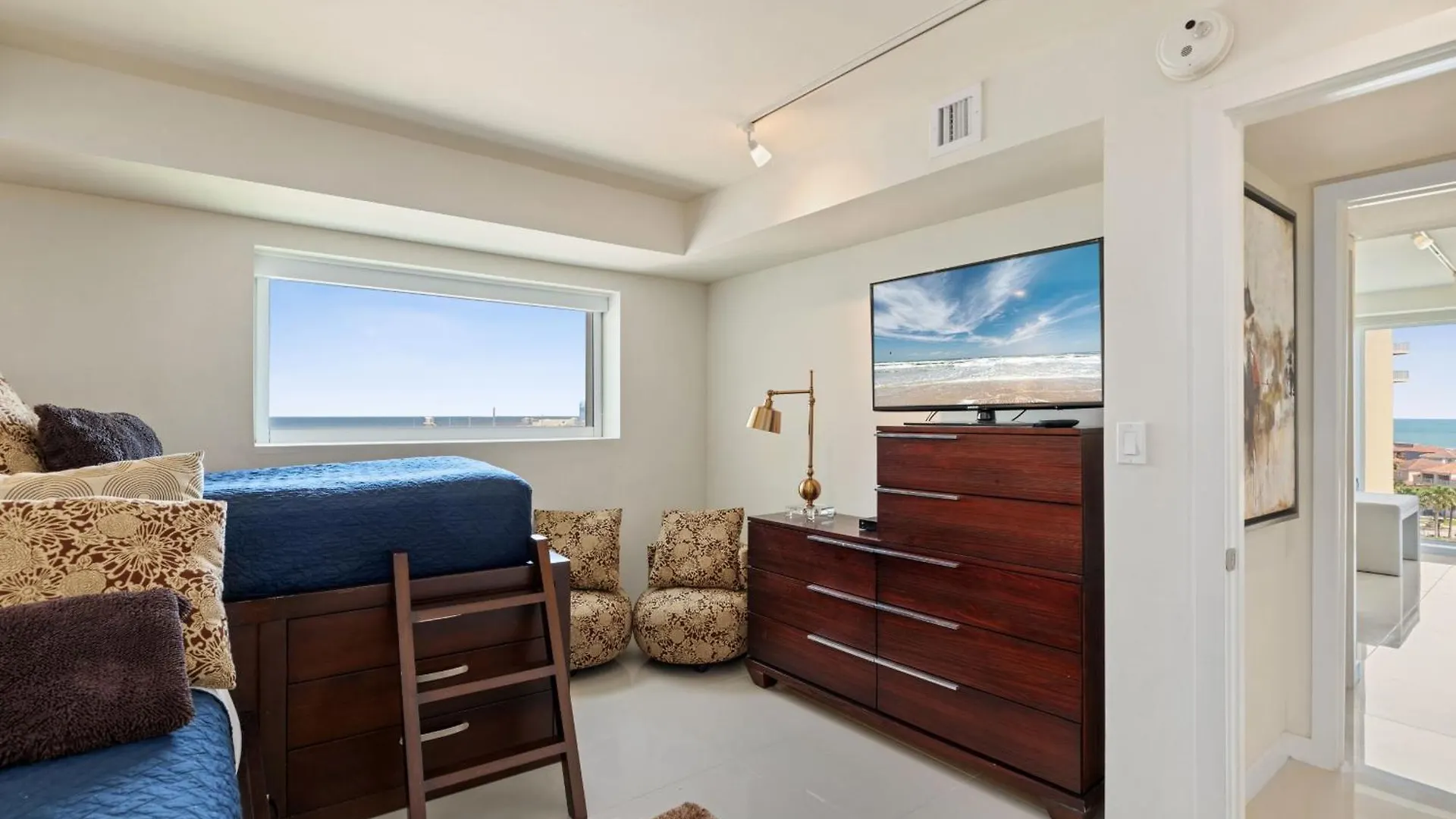 Apartment Modern With Ocean View Private Balcony