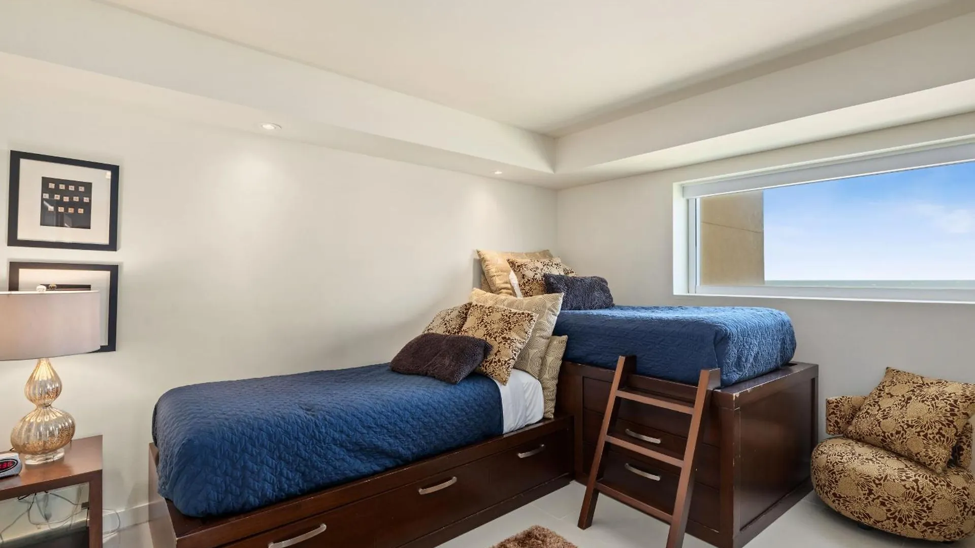 Modern With Ocean View Private Balcony *