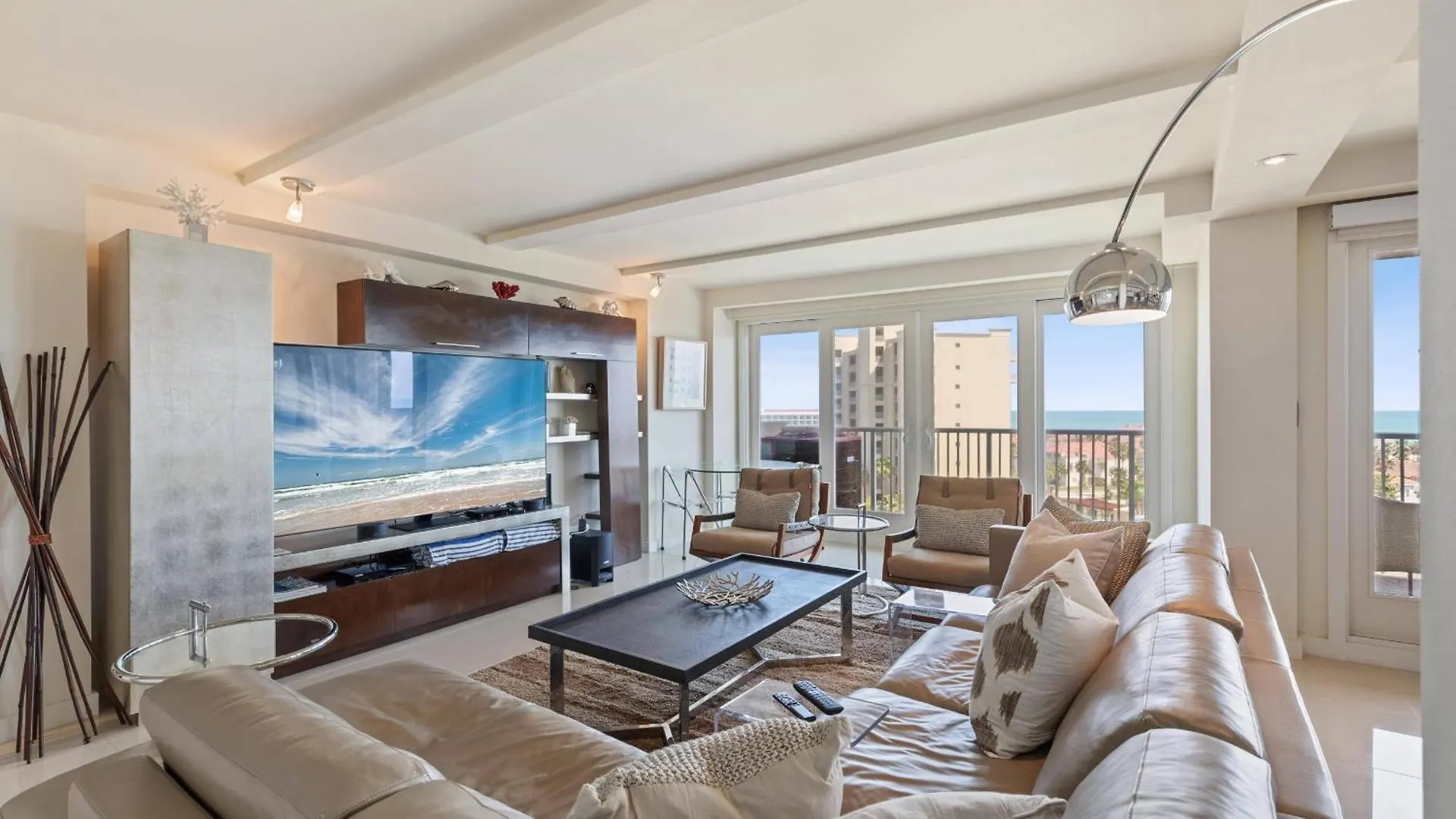 Modern With Ocean View Private Balcony Apartment *