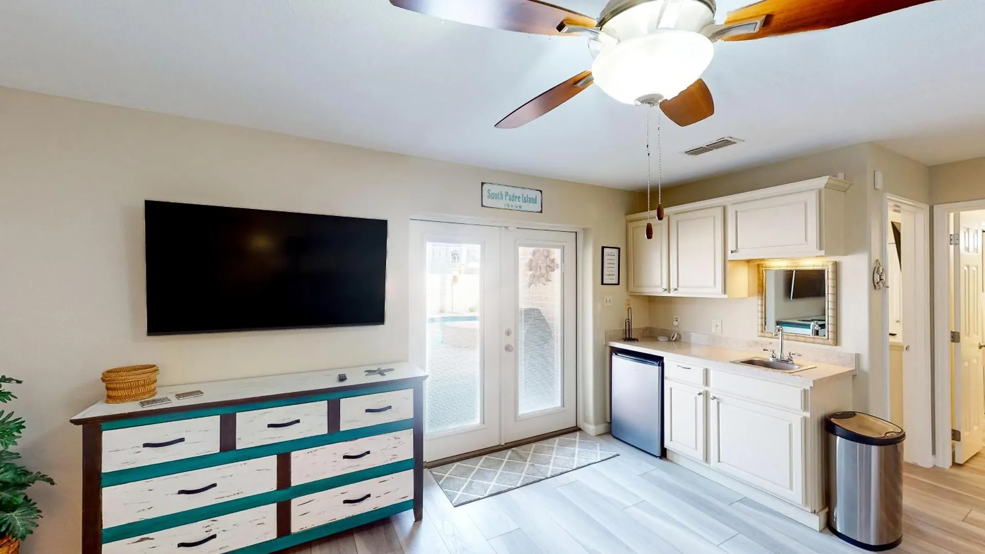 Lantana Bay Escape Holiday home *