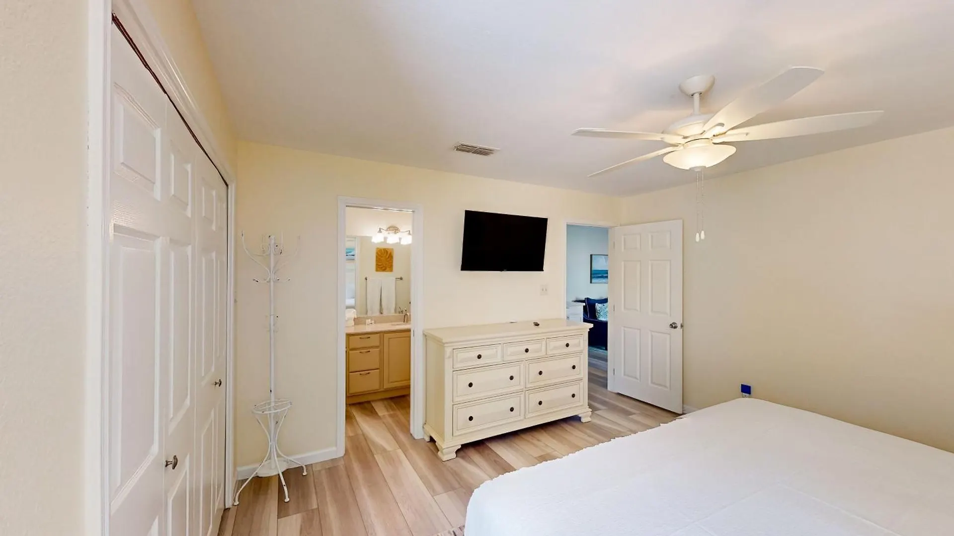 Lantana Bay Escape