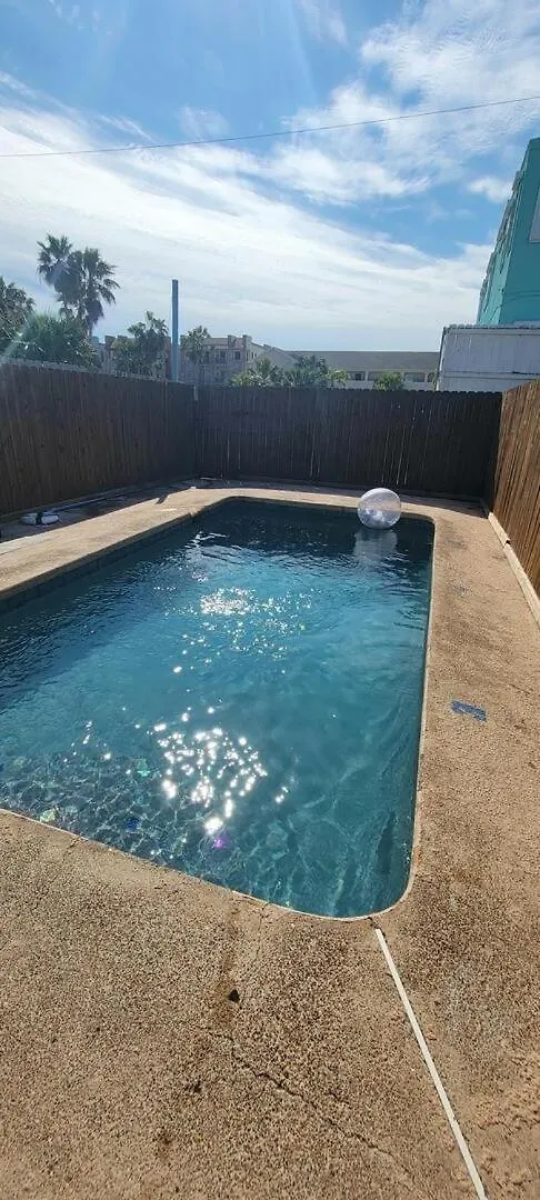Private Townhome With Private Pool - Sparkys Pool House *